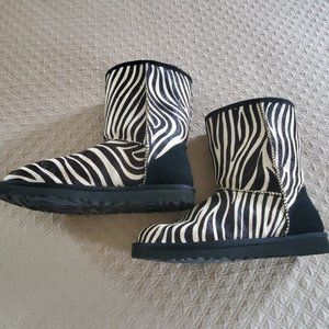 Authentic UGG Australia Classic Short Dark Brown/Black Zebra Print Boots Size 9